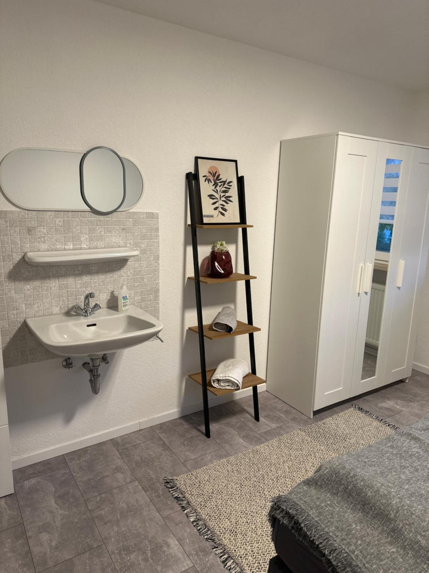 Weinstadt Monteurwohnnung Ferienwohnung Exterior foto